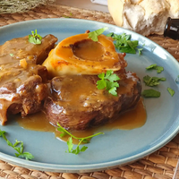 La carne está re cara, pero mirá cómo preparar este osobuco en sartén, tan suave como manteca y perfecto para el finde