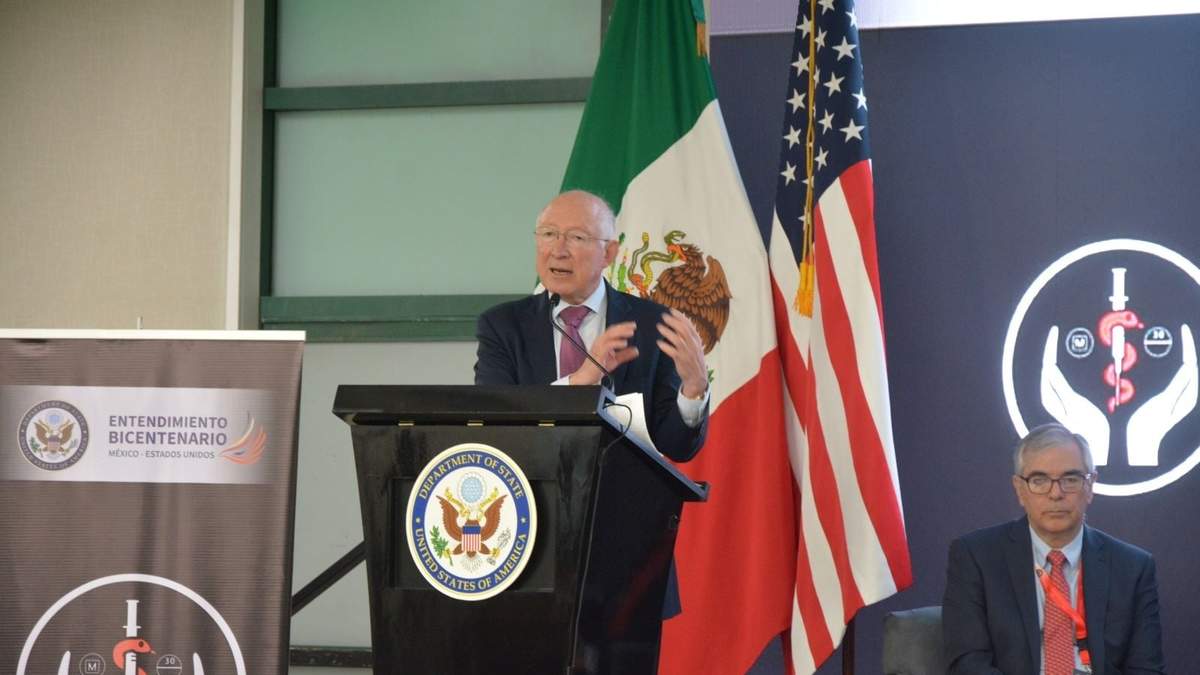 El embajador Ken Salazar en la Conferencia sobre Consumo de Drogas Sintéticas, llevada a cabo en el marco del Entendimiento Bicentenario, el 25 de enero de 2024