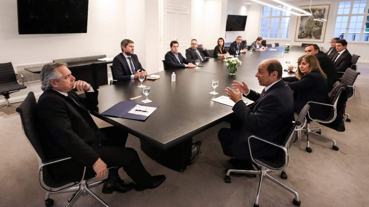 Alberto Fernández con representantes del sector turístico. Fuente: (Twitter)