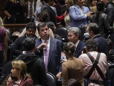 Morena, PT y PVEM no se ponen de acuerdo con la reforma electoral, admite Monreal