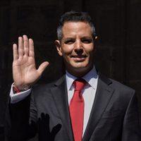Murat desacata sentencia e impulsa 'consultas simuladas” para parque eólico