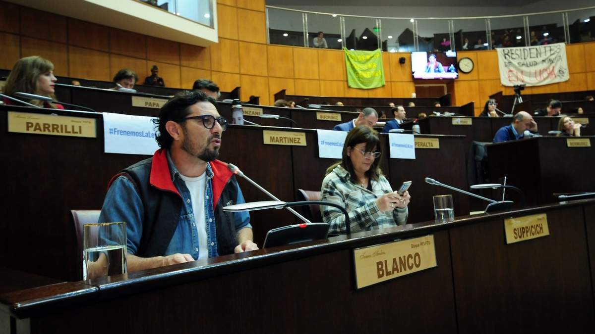 El Diputado Blanco se opuso al proyecto votado en general. Fuente: (Legislatura Neuquén)