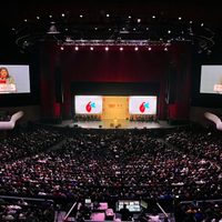 Clara Brugada presume la licencia de conducir permanente en el informe de sus primeros 100 días