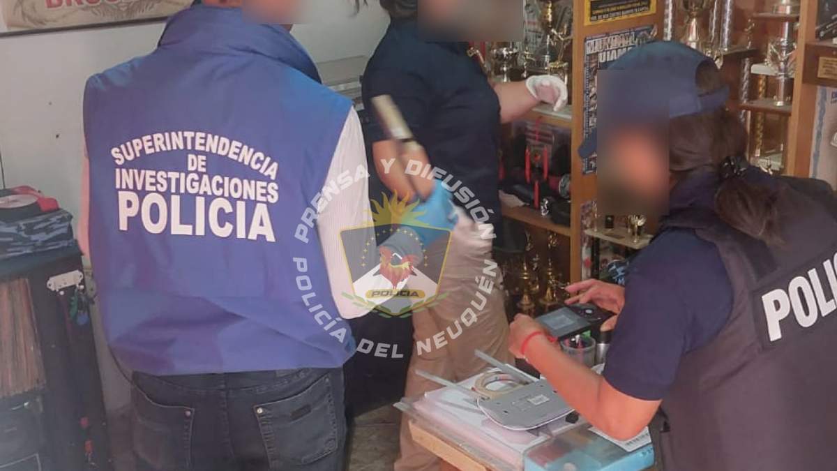 El operativo estuvo coordinado por la Fiscal María Eugenia Titanti. Fuente: (Prensa Policía).