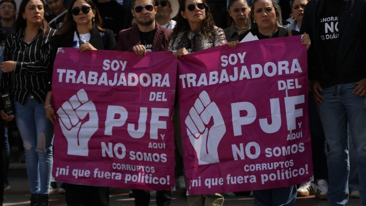 Los trabajadores del PJF iniciaron un paro de labores nacional el 19 de agosto, mismo que fue secundado por la JUFED el 21 de agosto siguiente.