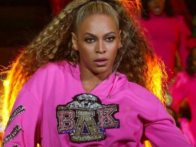 Beyoncé salió con todos los trapitos del clóset ¡y las curvas no pueden con tanto!