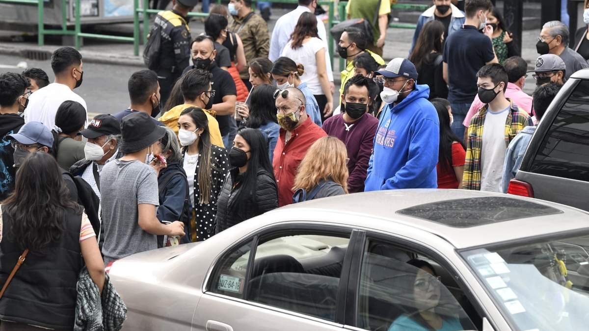 Congregación de personas pese a tercera ola en la Ciudad de México