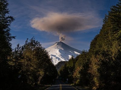 El volcán Villarrica se mantiene en una tensa calma