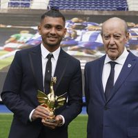 El Porto otorga el Dragón de Oro al 'Tecatito” por ser mejor jugador del año