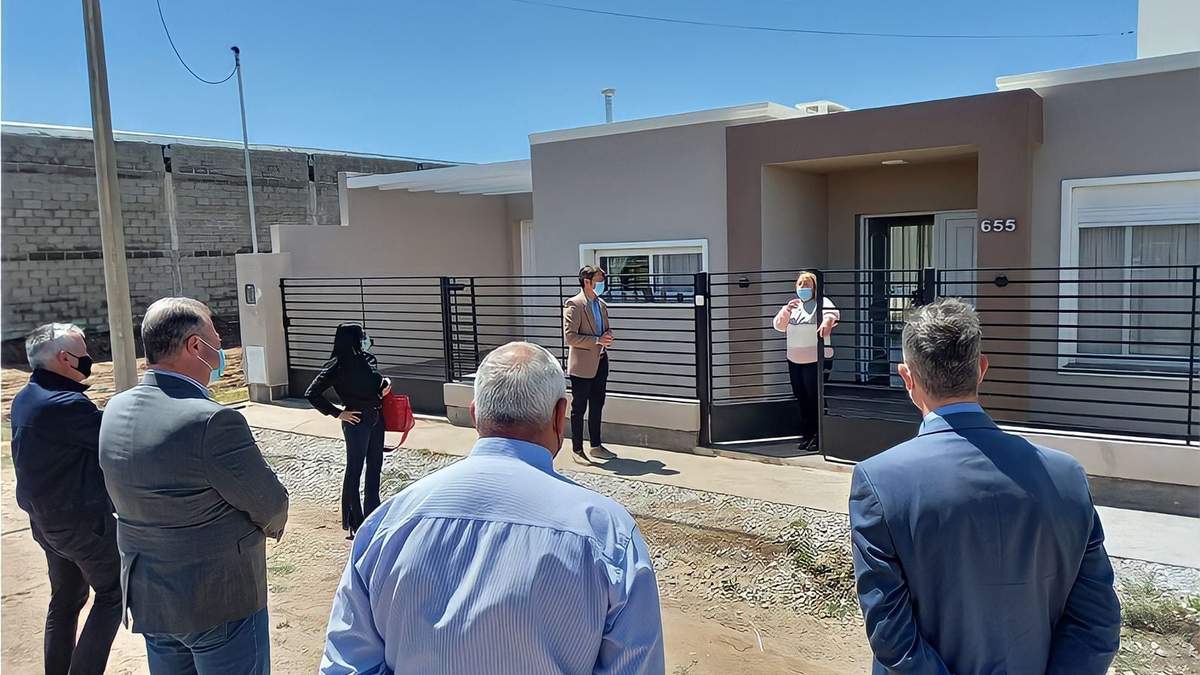 Las autoridades en la inauguración de la obra de gas en Luque. Fuente: (Twitter)