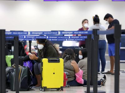 Vuelos humanitarios: regresó al país un contingente de argentinos que estaba varado en México