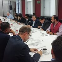 Ángel Aguirre se reúne con integrantes de la comisión para el caso Ayotzinapa
