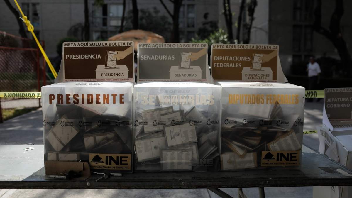 Reforma Electoral. La propuesta, "que los mexicanos por naturalización puedan ser candidatos para cargos de elección popular"