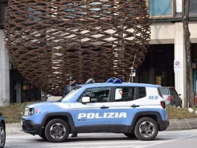 Policía europea desarticula red que llevaba migrantes en jets