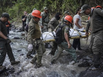 Mueren tres policías que revisaban daños por lluvia en Veracruz; otro sigue desaparecido