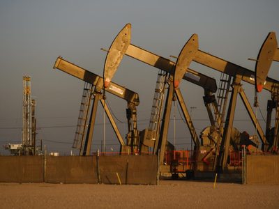 Chevron compra Hess por 53 mdd;  precios del crudo han subido un 9% este año