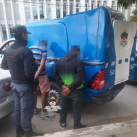 Los atraparon cuando escapaban con una bicicleta desarmada, que acababan de robar