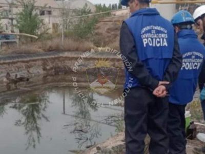 Condena en suspenso para un hombre que tiraba residuos petroleros a un canal de riego en Centenario