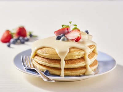 Cómo hacer hot cakes para el desayuno con pocos ingredientes y en 10 minutos