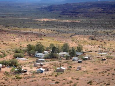 Dos muertos y una docente herida en la explosión de una escuela albergue de Aguada San Roque