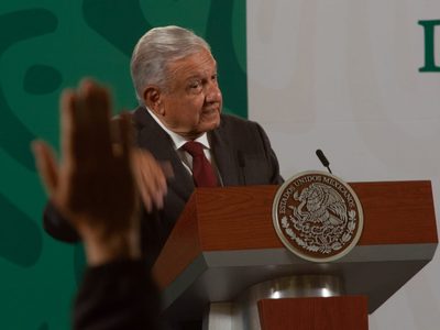 "¿Por qué no se regresa a clases?", reprocha AMLO a universidades y escuelas públicas