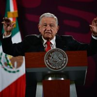 AMLO promete que no habrá "daños mayores" por los apagones; lo califica de "transitorio"
