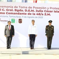 Asiste gobernador Américo Villarreal a la toma de posesión del comandante de la 48/a Zona Militar