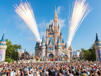 Disney reabriría sus puertas al público, pero con medidas extremas