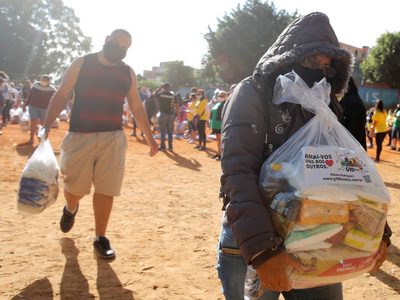 Favelas de Sao Paulo reciben ayuda humanitaria en medio de la crisis