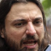 No lo salvó ni el barbijo: Grabois salió a protestar en pleno brote de coronavirus y cayó detenido