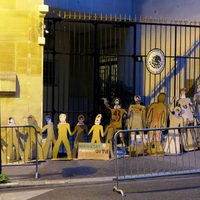 Reclamo de justicia por los 43 llega a París (Video)