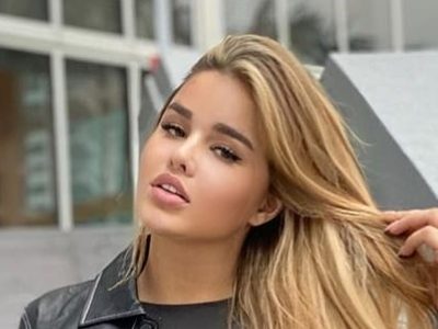 ¿Justo ahí? Anastasiya Kvitko se llenó de arena y no tiene quién la saque... ¡OMG!