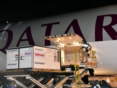 Llegaron al país las primeras 200 mil dosis de la vacuna china CanSino