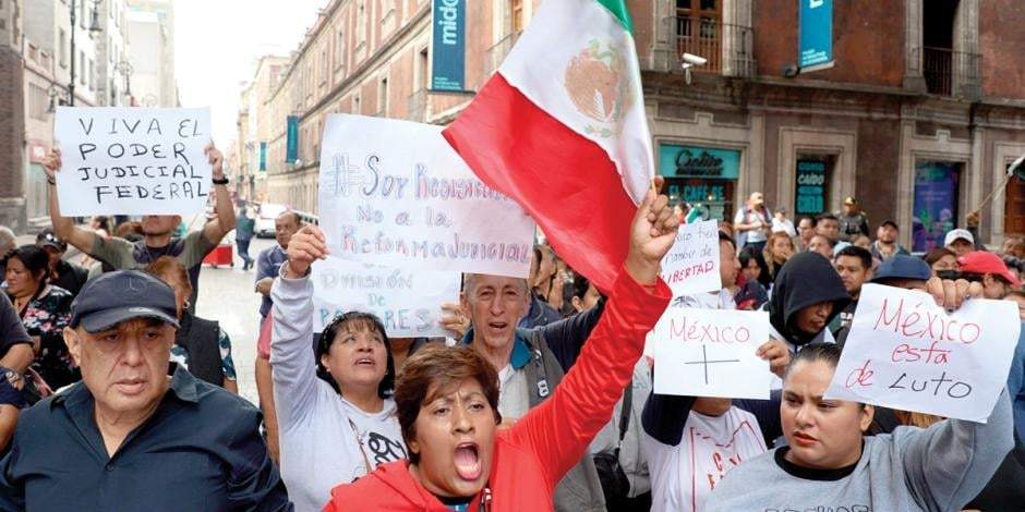 Trabajadores del Poder Judicial en una manifestación en la Ciudad de México el pasado 12 de septiembre