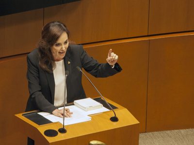 “¡Lo vamos a traer bajo nuestro ojo!”, advierte Lilly Téllez a Gabriel García tras su salida del Senado