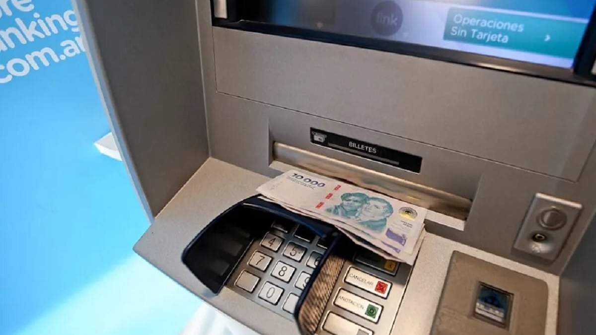 El próximo jueves cobran los estatales. Fuente: (X)