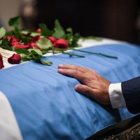 Minuto de silencio: Concejo Deliberante de Neuquén rindió tributo a Menem