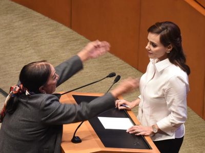 “¡Sentado y callado, y espere sus croquetas!”, lanza Lilly Téllez a Napoleón Gómez Urrutia (Video)