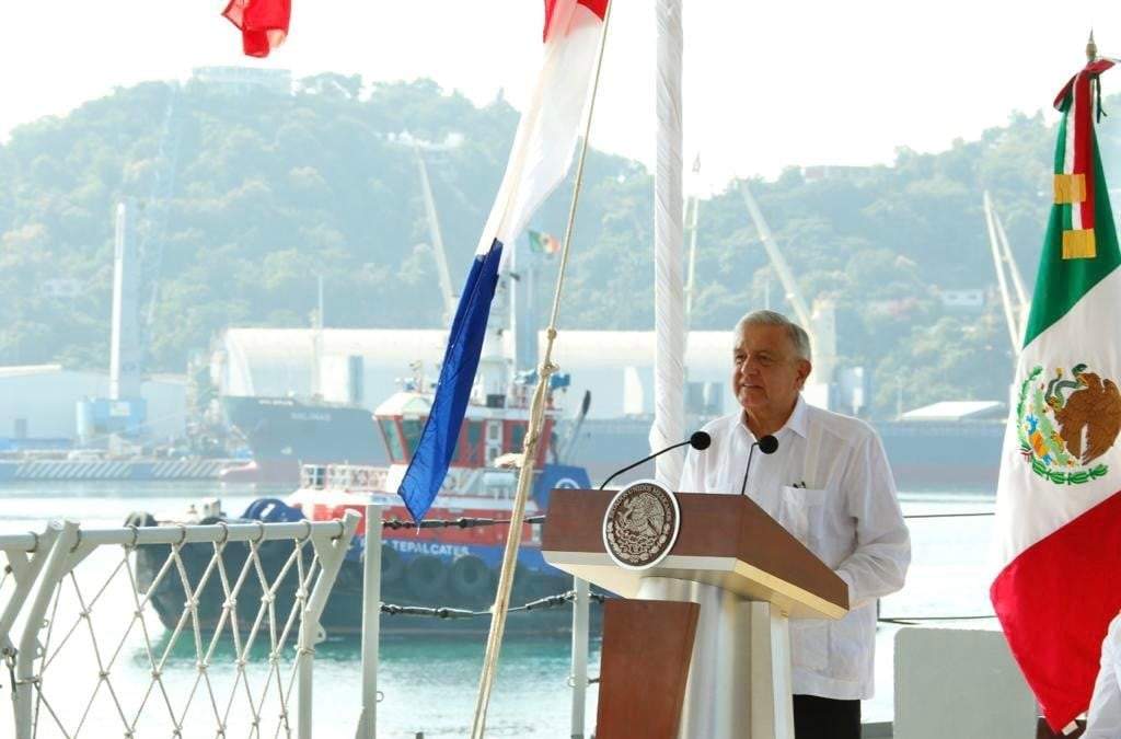 Celebración del Día de la Armada de México en Manzanillo, Colima