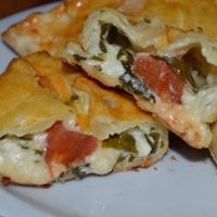 Empanadas caprese: resolvé la cena con pocos ingredientes y esta receta súper exprés que no falla