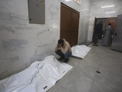 Fuerzas israelíes atacan campos de refugiados palestinos en el centro de Gaza