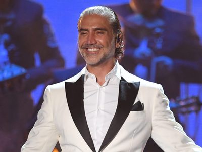 No ocultó su emoción: Alejandro Fernández mostró su orgullo en el momento más especial de su hija