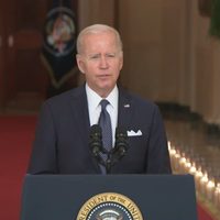 “Hagamos algo para restringir la venta de armas semiautomáticas”, clama Biden al Capitolio