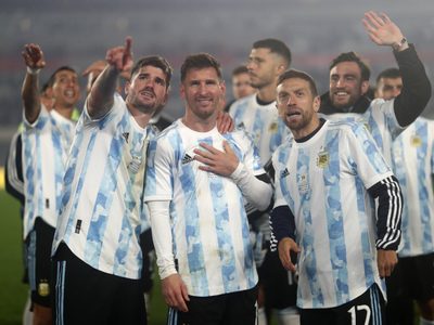 Siempre presente: el pilar de la Selección Argentina que no dejó solo al Papu Gómez