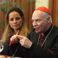 Aguiar Retes condena abuso de cura a una niña en la capital y promete "tolerancia cero"