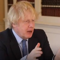 Johnson rechaza las acusaciones de la UE y niega haber bloqueado la exportación de "una sola vacuna"
