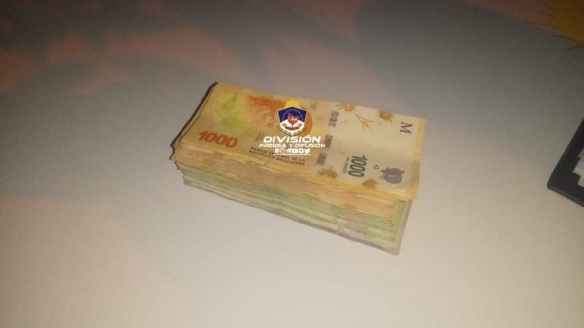 El ladrón se había robado más de 100.000 pesos en efectivo. Fuente: (Policía Neuquén)