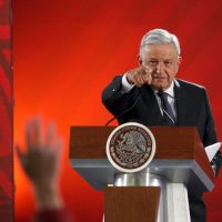 Dos niños cuestionan a AMLO sobre desaparición de menores y fuga de cerebros