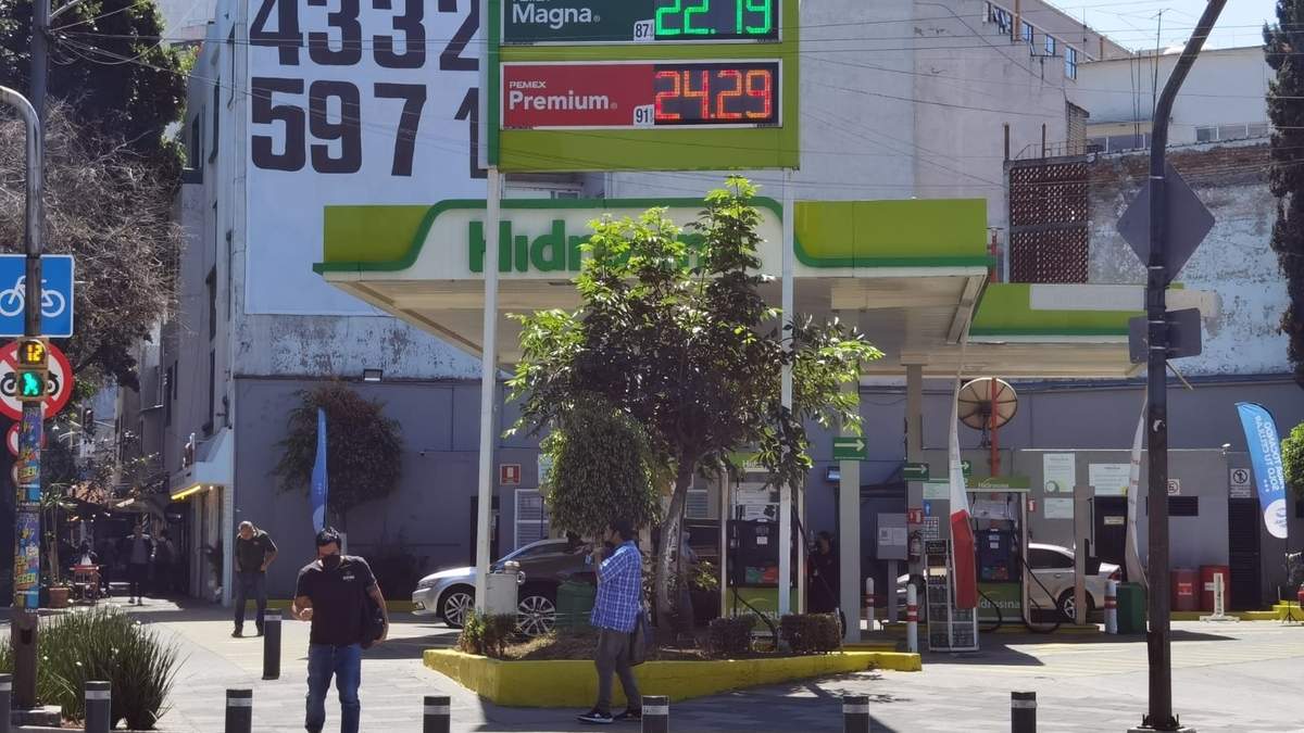 Precio de la gasolina en una estación de la colonia Roma