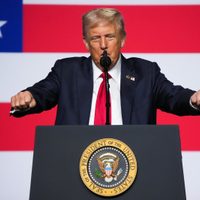 Trump cree que Hamás "está listo para una paz duradera" y pide a Israel frenar los bombardeos